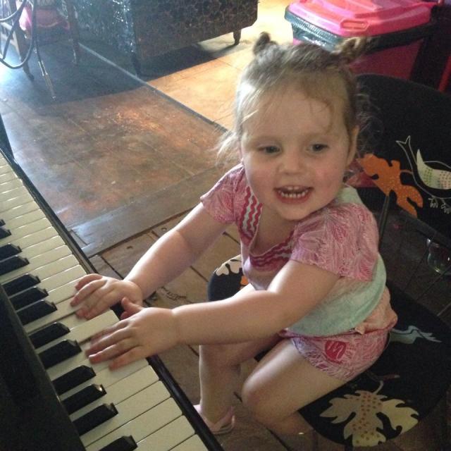 10523783_10153832652481808_2005274107_n