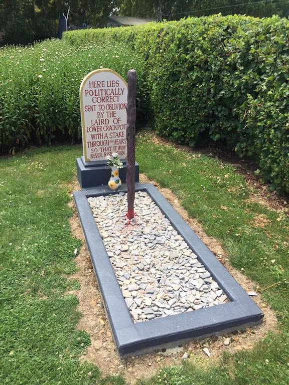 16176799_10155671336556808_1989372084_n